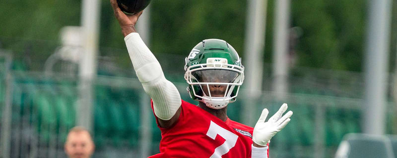 Geno Smith Shows A Lot Left to Offer in Opening Drive vs. Steelers