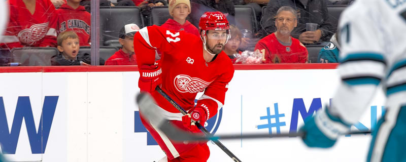 Dylan Larkin Expands Trade List to 10 Teams as Red Wings Talks Reportedly Pick Up