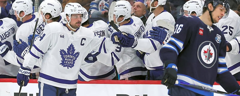 Auston Matthews having fun with boos on the road, praises Ekman-Larsson’s dominant game vs. Jets