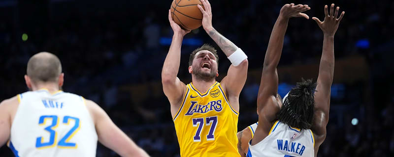 Lakers bounce back with huge win over Pacers