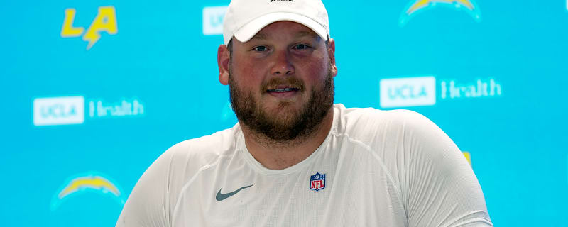 Former Alabama OL announces his retirement from the NFL