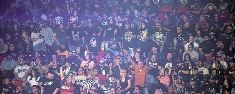 AEW Legend Signs 6-Year Contract with Company