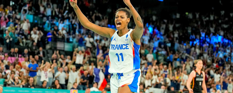 Mercury sign international additions in Valériane Ayayi and Noémie Brochant