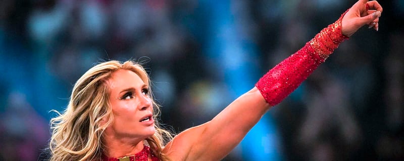 Hall of Famer Credits WWE Star for Turning Crowd in Charlotte Flair’s Favor