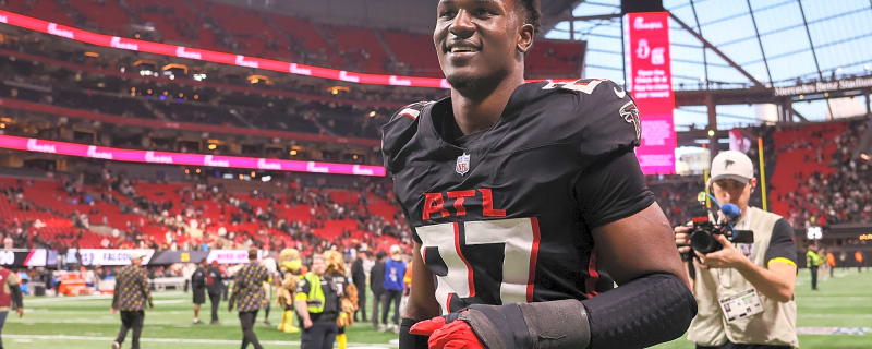 Falcons’ James Pearce Jr. hit with 3 felonies, misdemeanor stalking