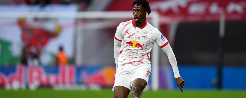 Talks underway for January transfer as Leeds look to sign French sensation