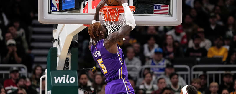 Deandre Ayton Has Solved the Lakers’ Long-Term Center Problem