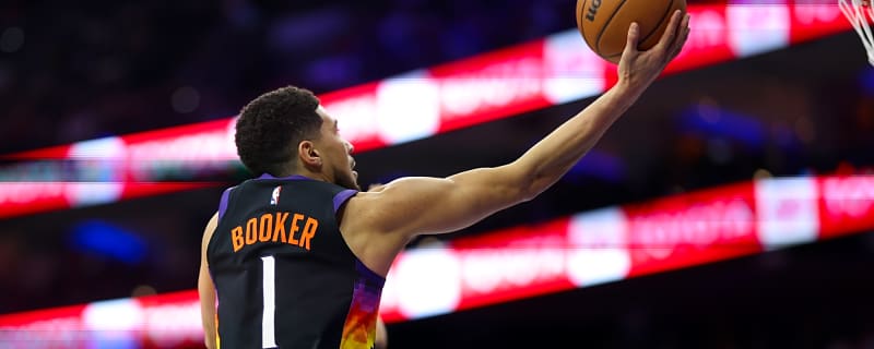 Suns’ Devin Booker injures ankle, leaves game against Hawks