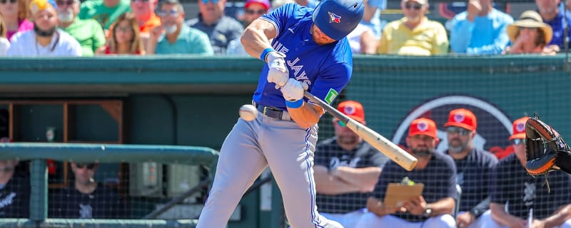 Blue Jays to promote Will Robertson