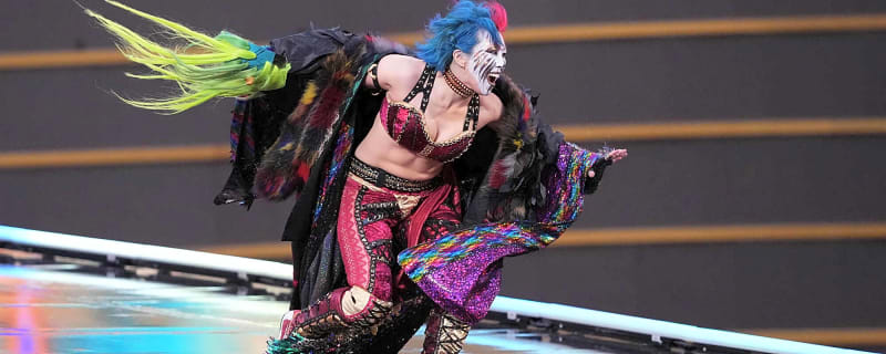 Asuka Claps Back At Cruel Fans Over In-Ring Mishap