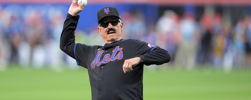 Bobby Valentine recreates iconic disguise for Mets first pitch