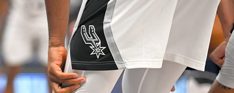 Spurs promoting G League Coach of Year Scott King to assistant