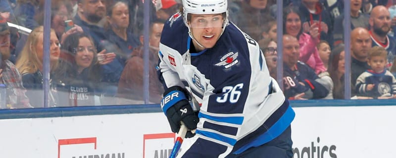 Jets’ Morgan Barron out week-to-week with lower-body injury