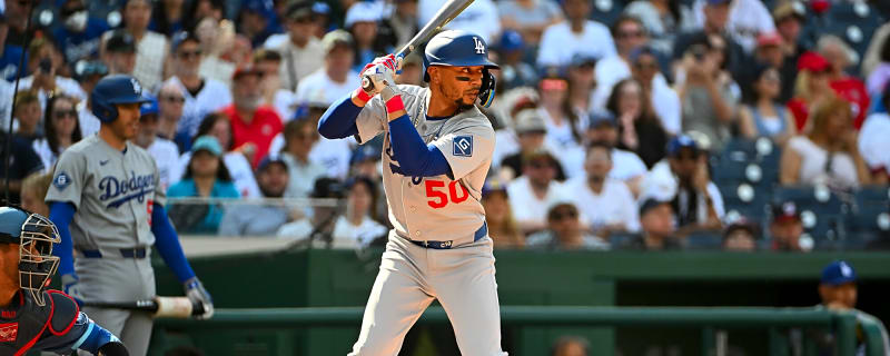 Mookie Betts Leaves Game Due To Back Injury, Will Undergo MRI