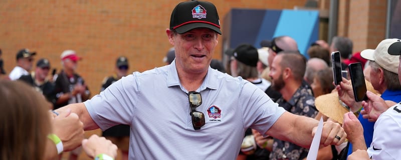 Steve Young Says Anyone Sleeping on the 49ers Is an 'Idiot'
