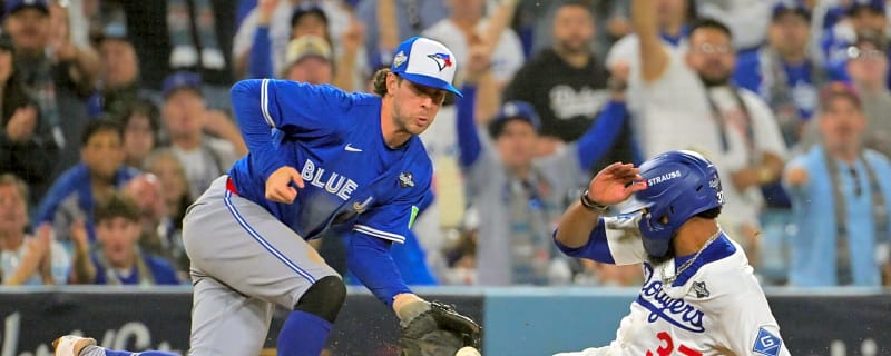 Blue Jays: How Ernie Clement stacks up against other nominees up for the utility Gold Glove
