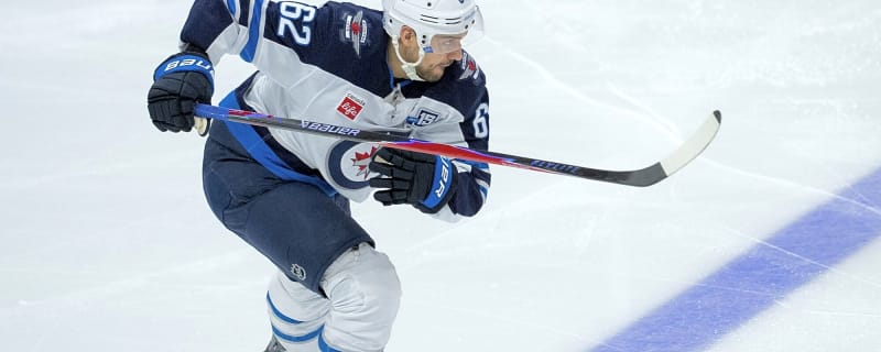 Jets’ Nino Niederreiter out week-to-week, placed on injured reserve