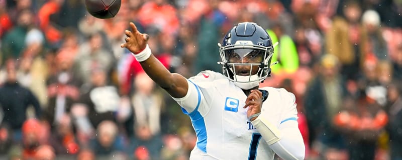 Cam Ward turns heads with one of the best incompletions ever