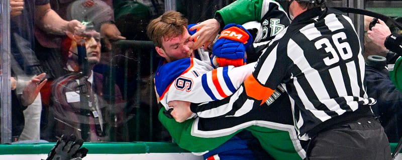 Edmonton Oilers: Connor McDavid Gets into Fight at the End of Second Period Against the Dallas Stars