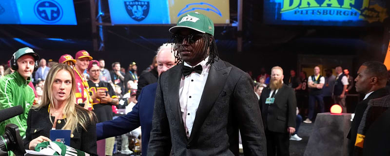 Jets Draft DE David Bailey At No. 2