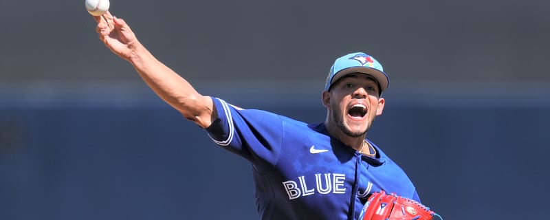 José Berríos Visiting Specialist Due To Elbow Inflammation