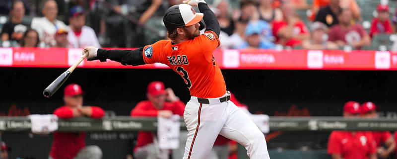 Mariners acquire impact outfielder in trade with Orioles