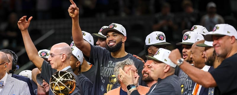 Fans in New York sing ‘Empire State of Mind’ after Knicks win title