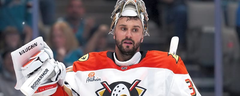 Ducks’ Petr Mrazek leaves game against Blackhawks with lower-body injury