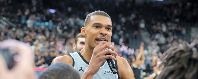 Spurs Clinch Playoff Spot