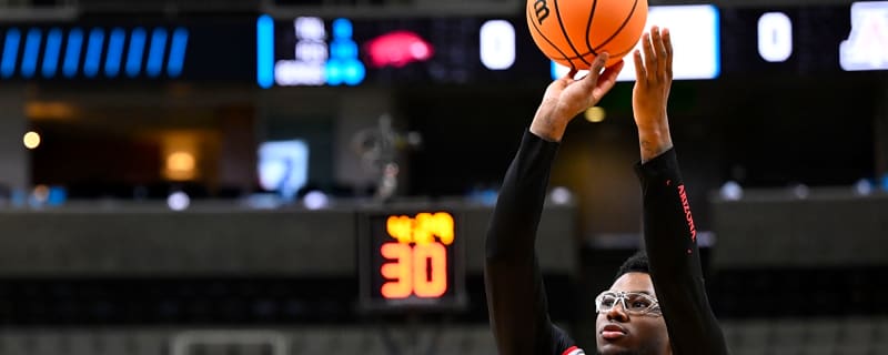 LeBron James’ camp is blocking Arizona reporters from talking to Bryce James