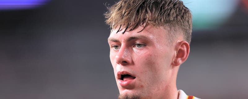 ‘Way off’ – Iraola gives chilling injury update on Liverpool duo who won’t play for ‘months’