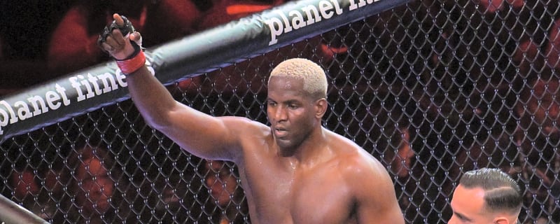 UFC re-signs Robelis Despaigne after Karate Combat tear