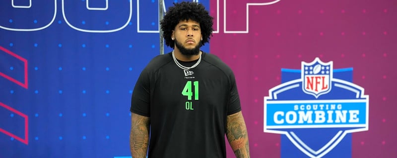 Alabama T Kadyn Proctor To Visit Chiefs