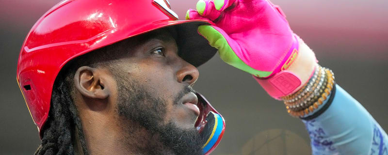 Elly De La Cruz homers as Reds delay Dodgers' division clinch