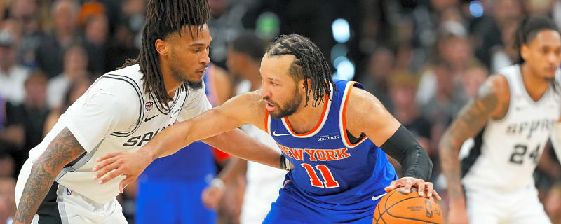 Knicks fan had a bizarre Jalen Brunson stunt outside MSG before Game 3
