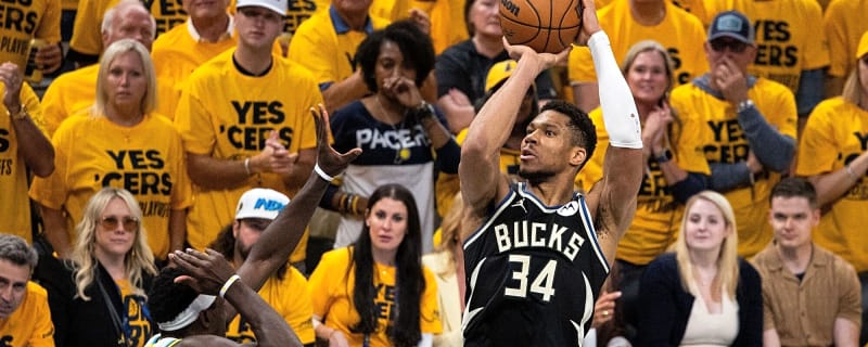 Milwaukee Bucks: Analyst Suggests Trade for Proven Career 39.2% Three-Point Shooter to Help Giannis Antetokounmpo