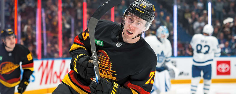 Should the Canucks Call Up Jonathan Lekkerimäki?