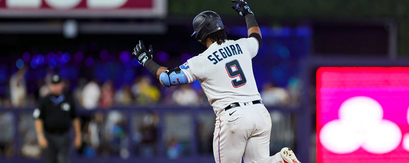 Two-time MLB All-Star announces his retirement