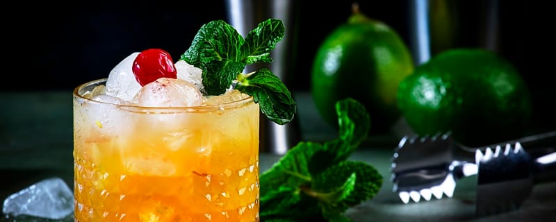20 classic cocktails everyone should know how to make at home