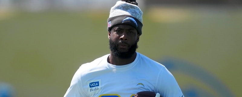 Former 1,000-yard WR makes surprising decision to retire