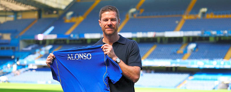 Chelsea boss Xabi Alonso waiting for green light to make surprise move for Liverpool star