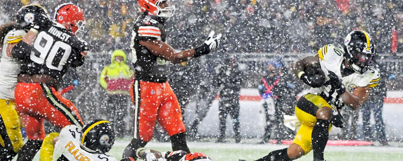 Plays of the Year: Warren pounds through the line for a touchdown