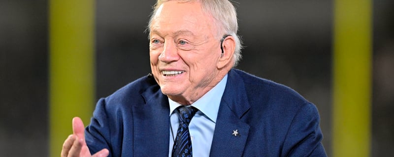 Jerry Jones takes a big swing at the deadline