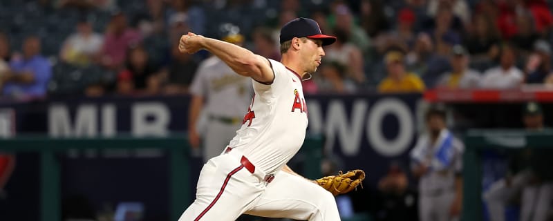 Angels righty undergoes season-ending shoulder surgery