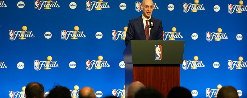 Charles Oakley exposes Adam Silver’s massive lie about Michael Jordan over James Dolan feud