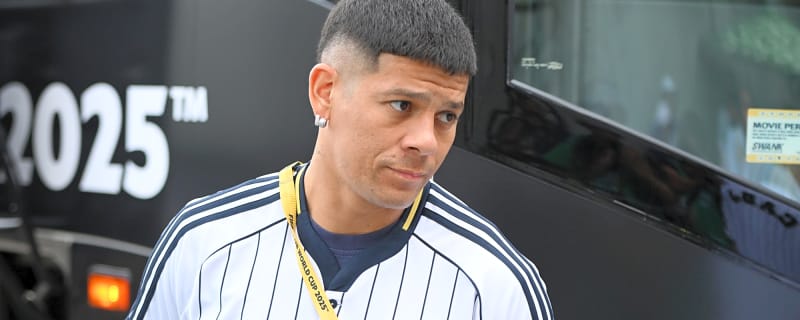 Marcos Rojo goes on strike to rejoin club