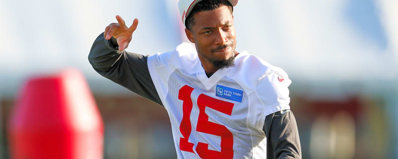 Bucs Camp Insider 8-19: Plenty Of Bucs Out, Ted Hurst Stars!