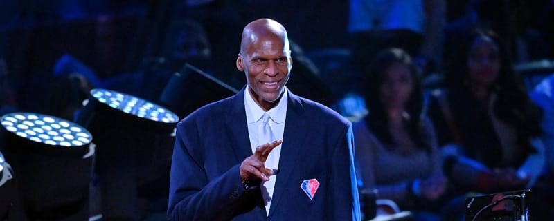 Robert Parish Explains Why Larry Bird Was A Better Leader Than Michael Jordan