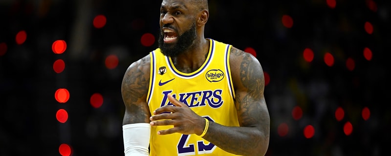 LeBron James to Join Warriors if Team Wins Giannis Antetokounmpo Trade Battle, Per Insider