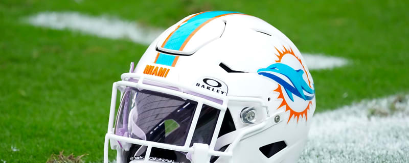 Dolphins Throw Rookies Into Fire as Youth Movement Takes Over